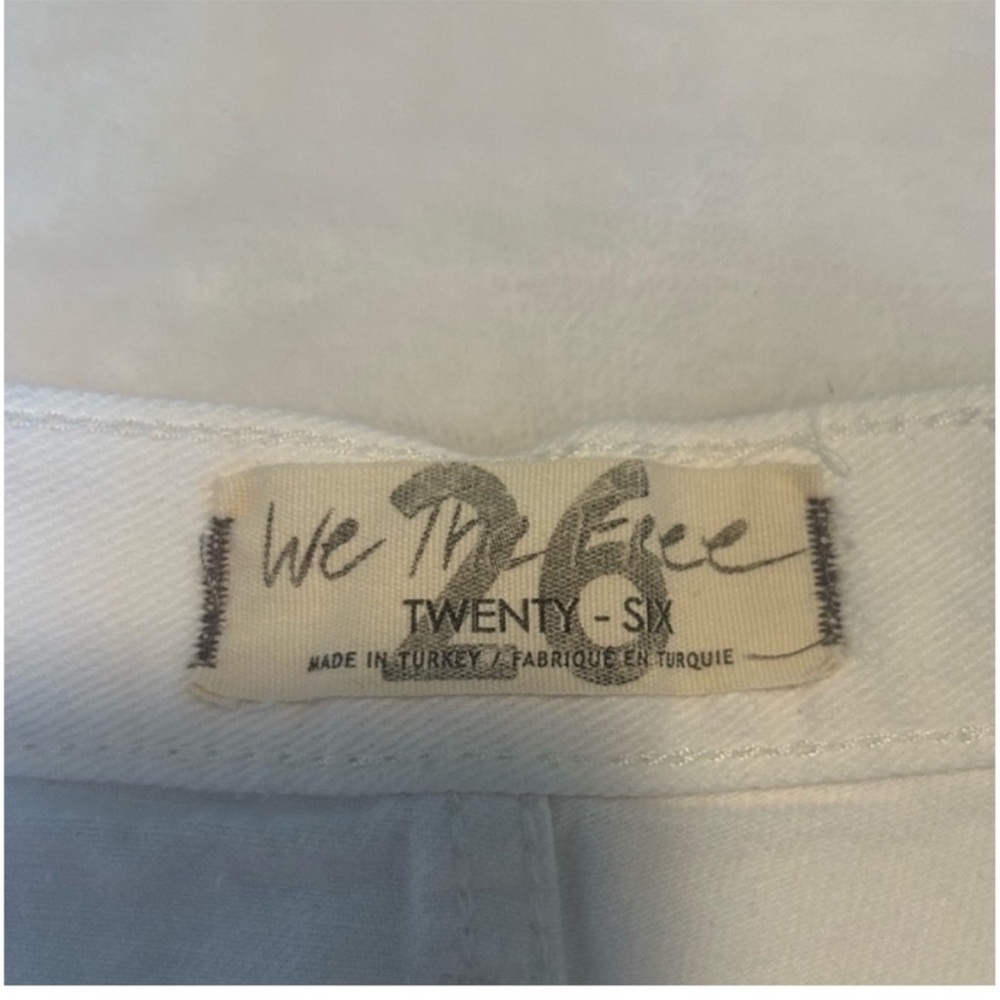 Free People High-Waisted White Distressed Jean Shorts Sz 26 - Picture 6 of 10